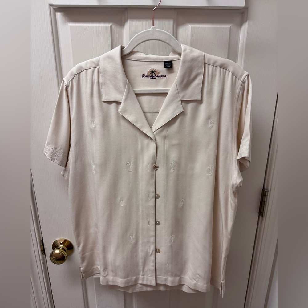Tommy Bahama Women’s 100% silk Button up shirt